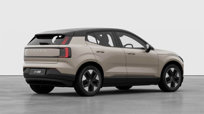 Volvo EX30 200kW SM Extended Range Plus 69kWh 5dr Auto Electric Estate - Image 3